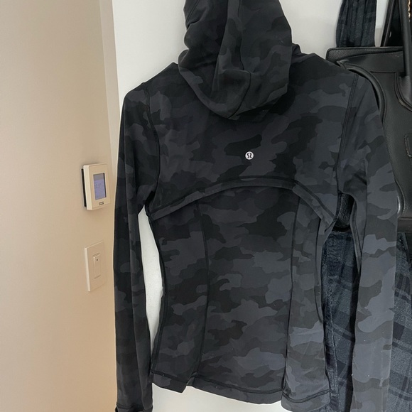 Lululemon define zip up - Picture 4 of 4